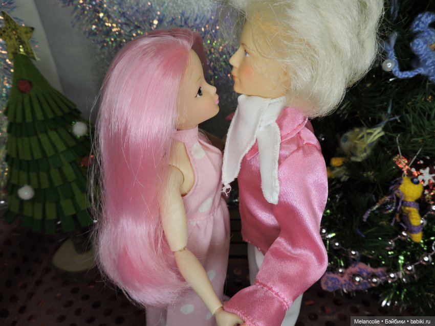 В ожидании праздника. Диалог у новогодней елки