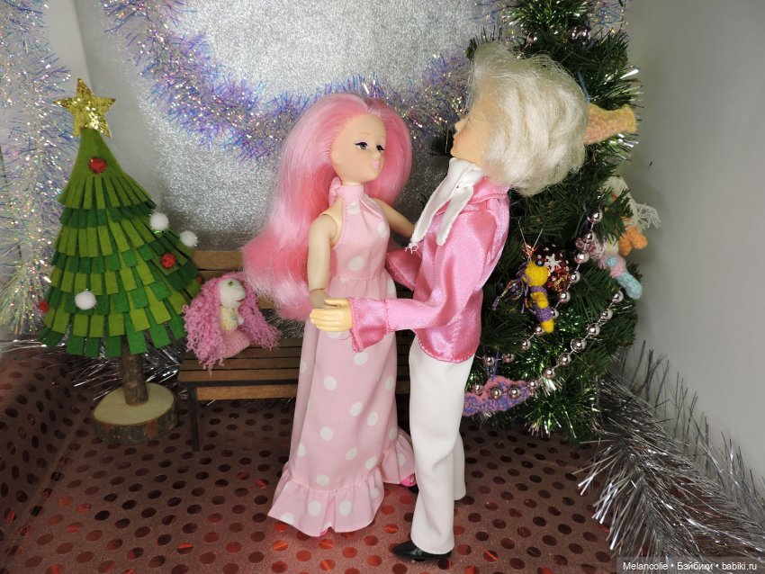 В ожидании праздника. Диалог у новогодней елки