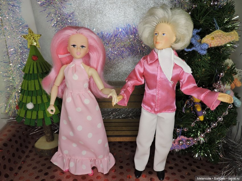 В ожидании праздника. Диалог у новогодней елки