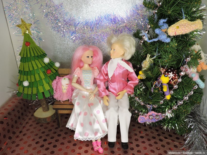 В ожидании праздника. Диалог у новогодней елки