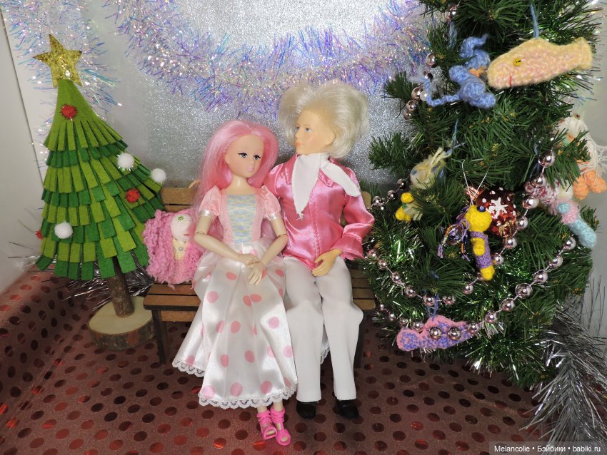 В ожидании праздника. Диалог у новогодней елки