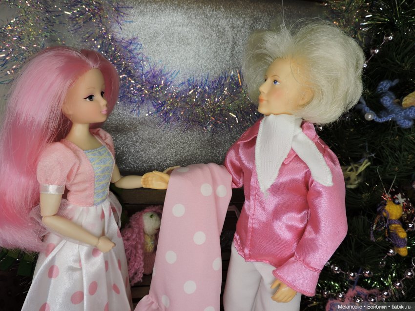 В ожидании праздника. Диалог у новогодней елки