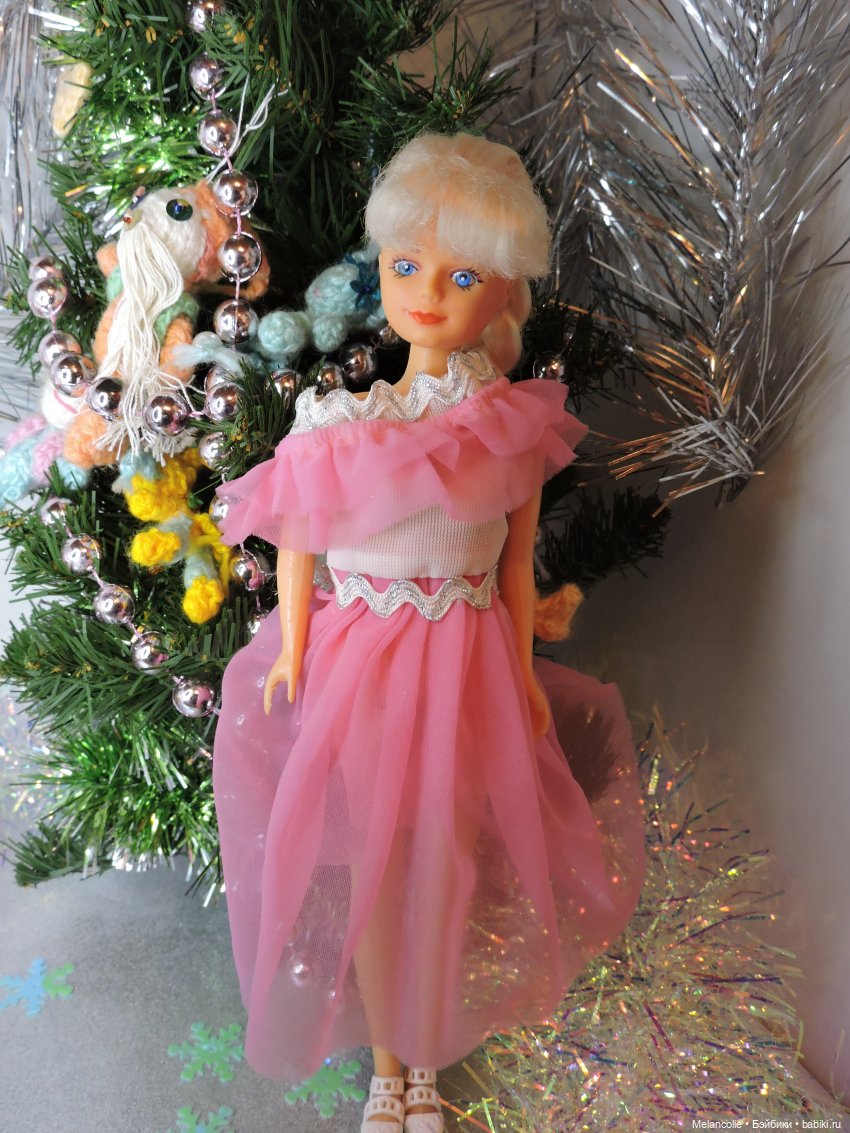 В ожидании праздника. Он и она (фото 5)