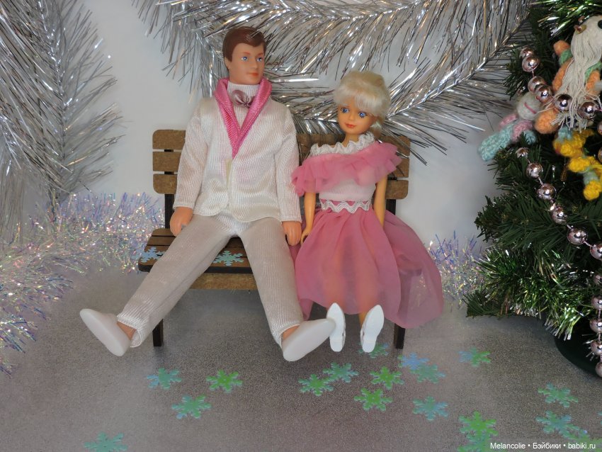 В ожидании праздника. Он и она (фото 3)