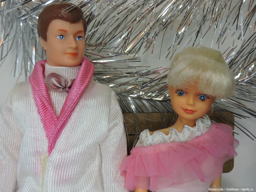 В ожидании праздника. Он и она (фото 4)