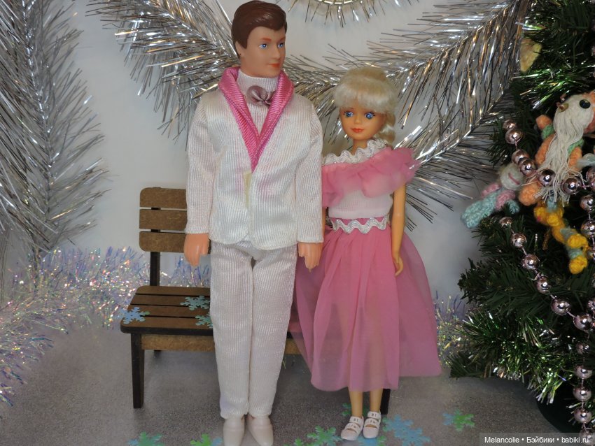В ожидании праздника. Он и она