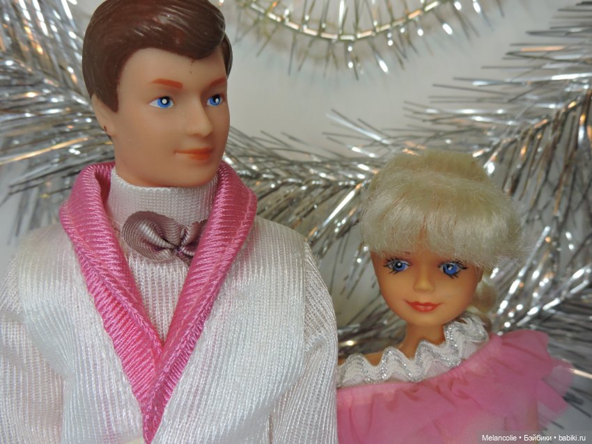 В ожидании праздника. Он и она (фото 2)