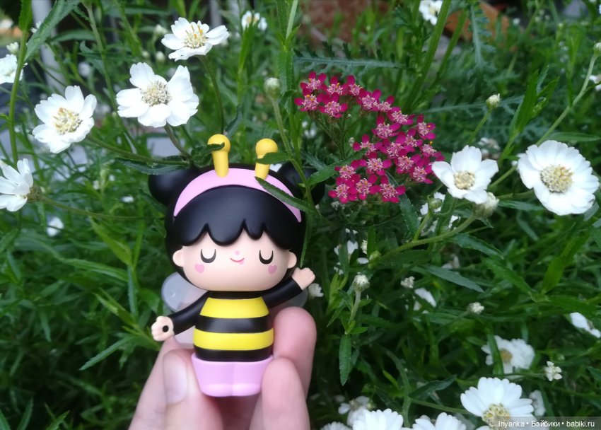 Один летний день маленькой трудолюбивой пчёлки