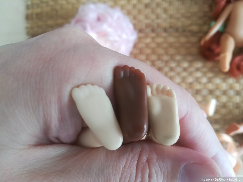 Сравнение: азиатские малышки формата Holala