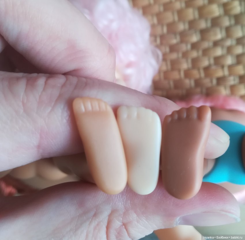 Сравнение: азиатские малышки формата Holala