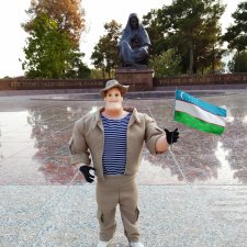 9 мая в Узбекистане. Памятник Скорбящей матери