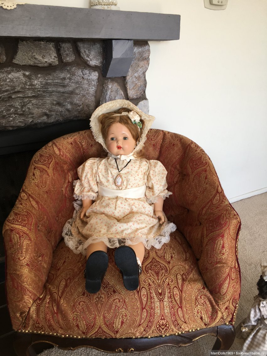 Антикварная кукла Мадам Хендрен