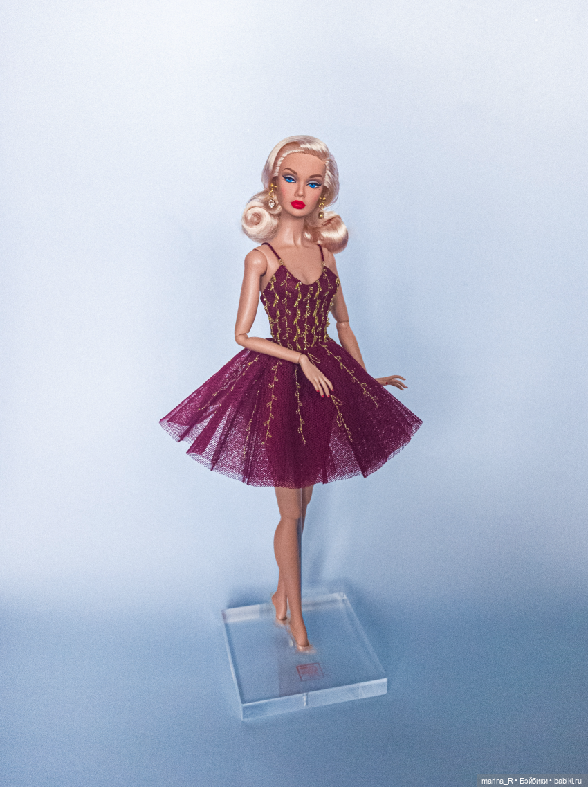 Integrity Toys PoppyParker Платье с вышивкой