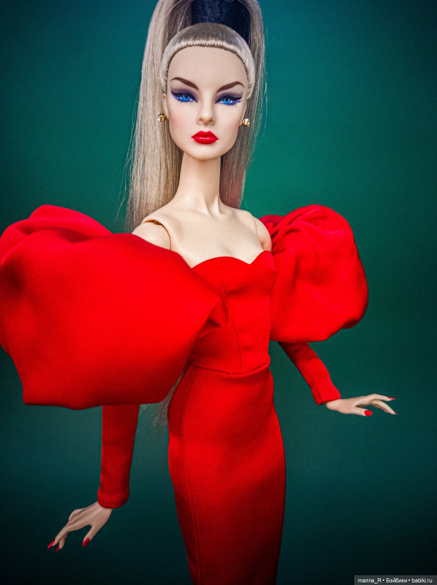 Integrity Toys NuFace красное платье