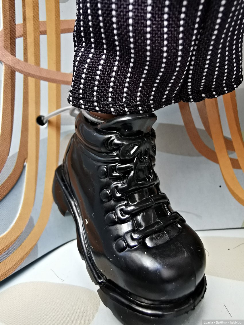 My Scene. Гости из прошлого 2. Ривер и Барби