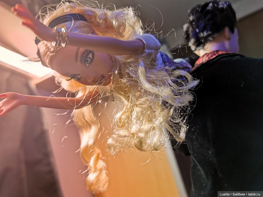 My Scene. Первый выход Ривера-мачо и Барби-скромницы