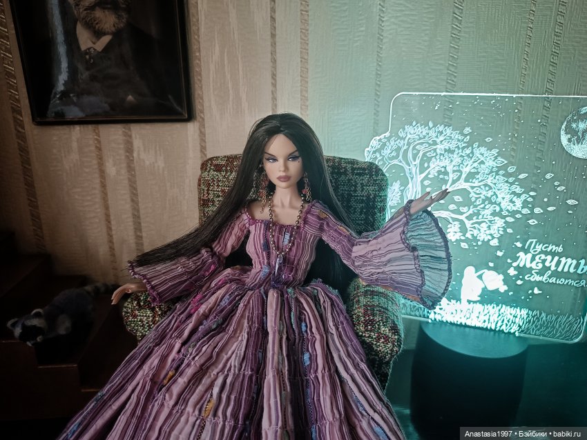 Королевский сплетник /фанатки на музфесте