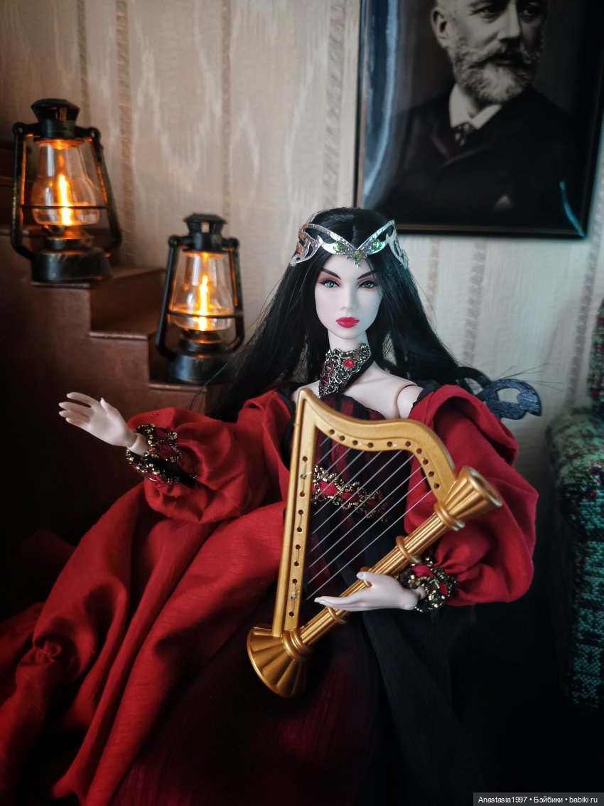 Королевский сплетник /фанатки на музфесте