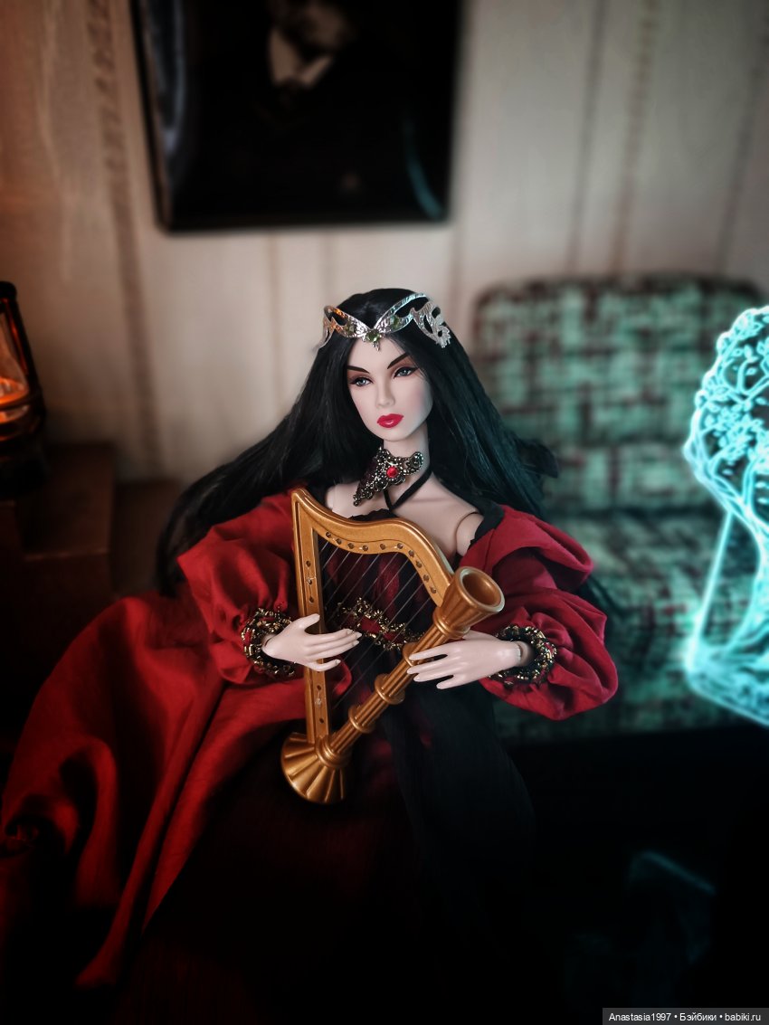 Королевский сплетник /фанатки на музфесте