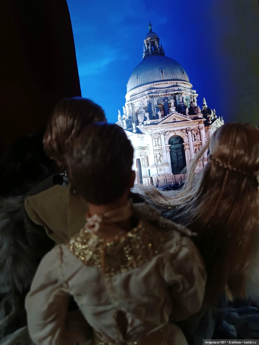 Интервью и прогулка по ночной Венеции DollCi Awards 2023