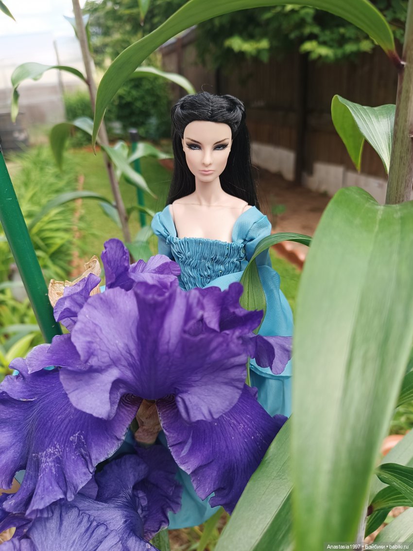 Жители королевства и цветы