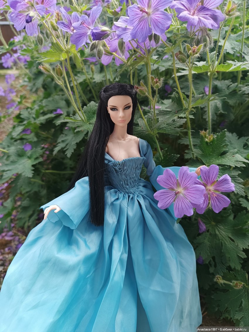 Жители королевства и цветы