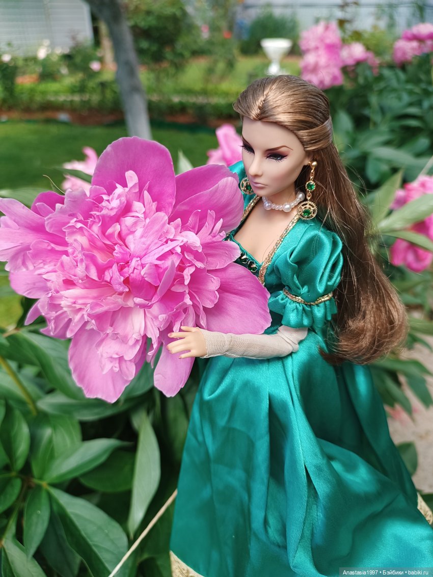 Жители королевства и цветы