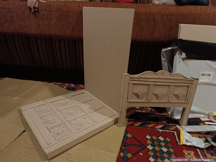 Средневековая кровать — Мебель для кукол и домиков: фото (фото 7)