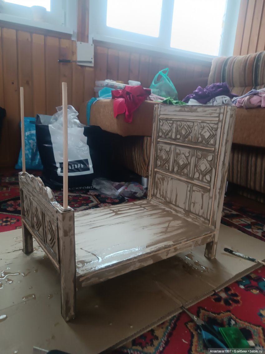 Средневековая кровать — Мебель для кукол и домиков: фото (фото 8)