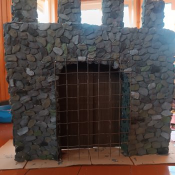 Средневековый замок начинается с ворот