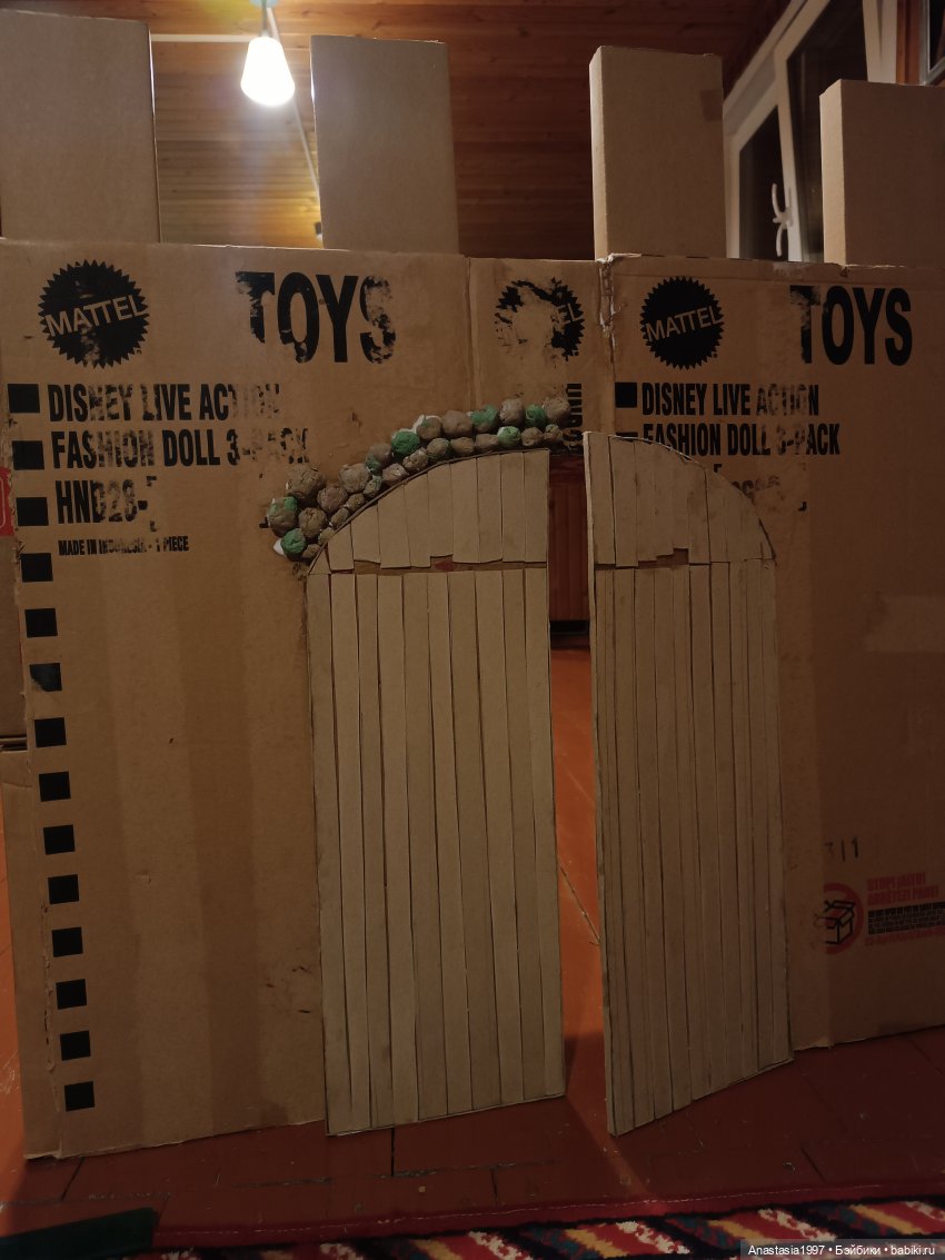 Средневековый замок начинается с ворот (фото 10)