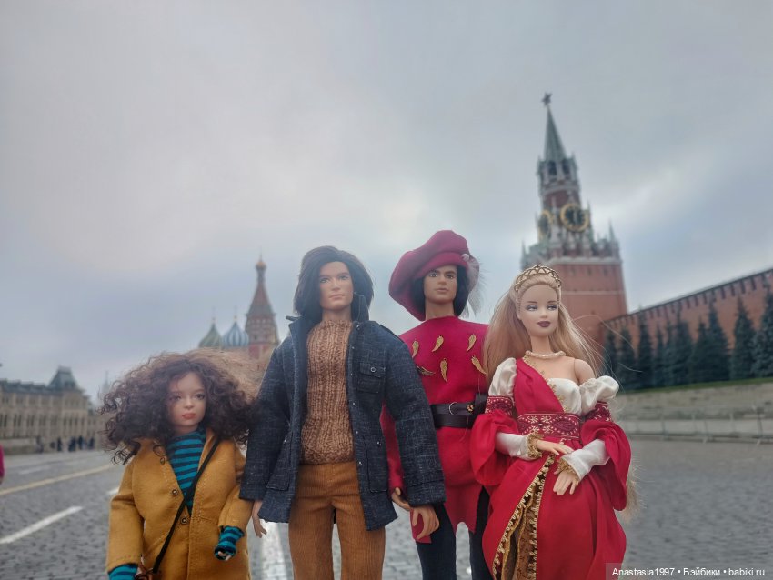 В центре замечена интересная группа (фото 3)