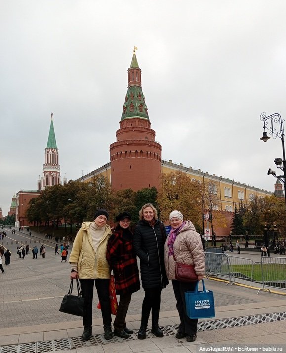 В центре замечена интересная группа