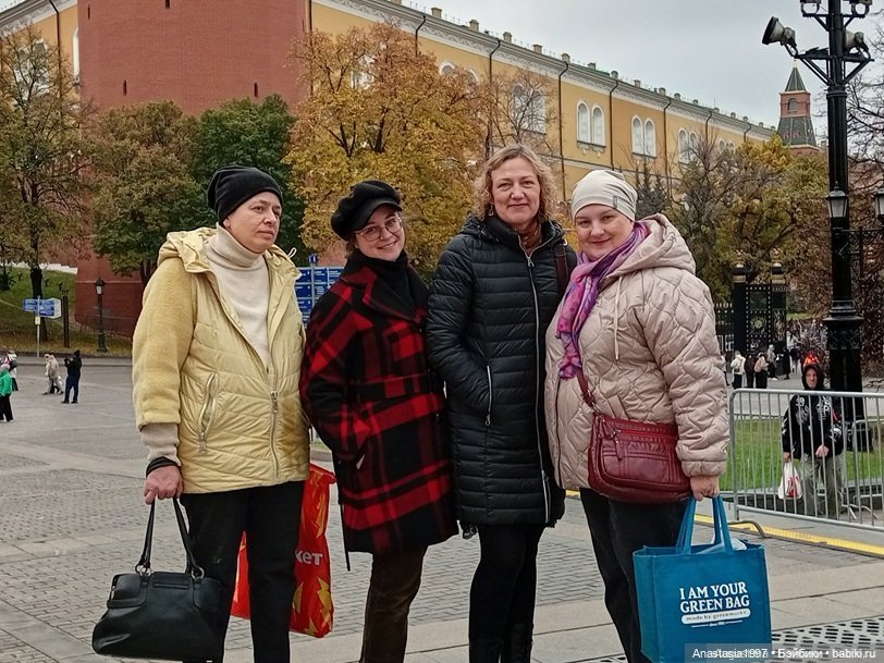 В центре замечена интересная группа