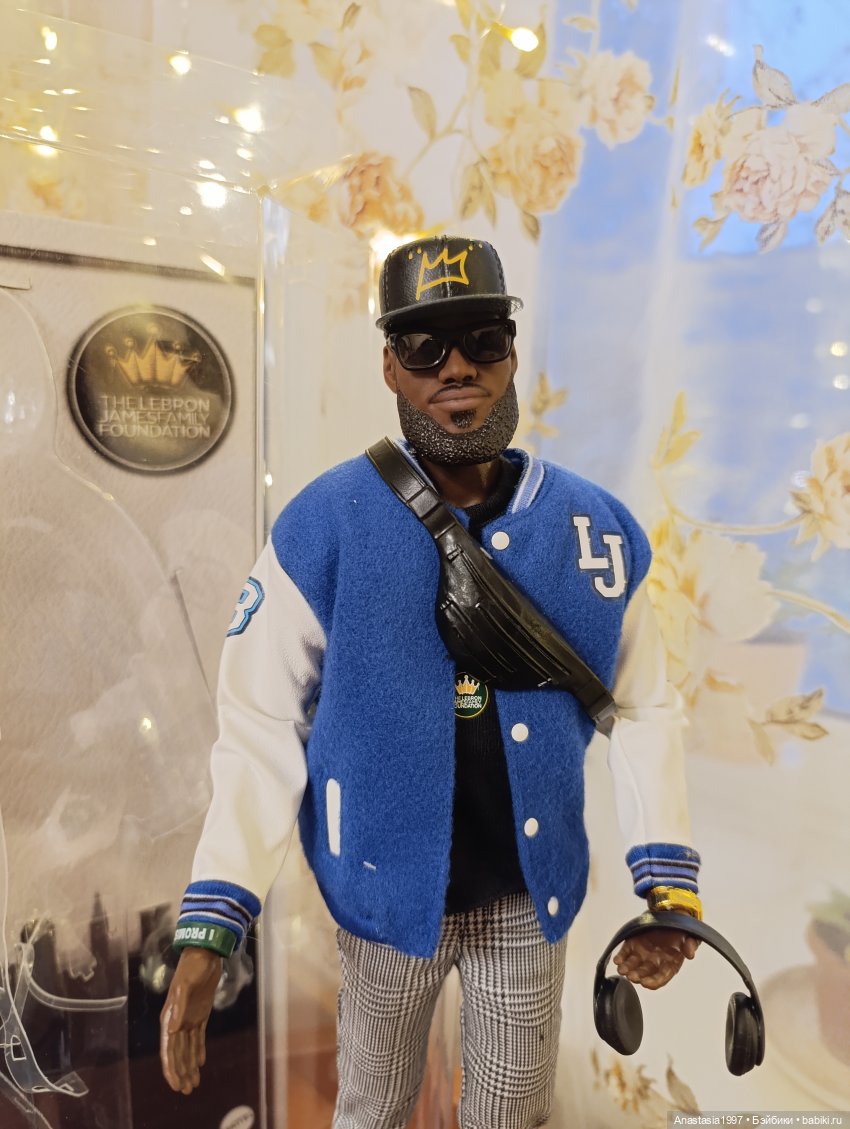 Леброн Джеймс — Куклы Barbie (Барби): Looks (фото 2)