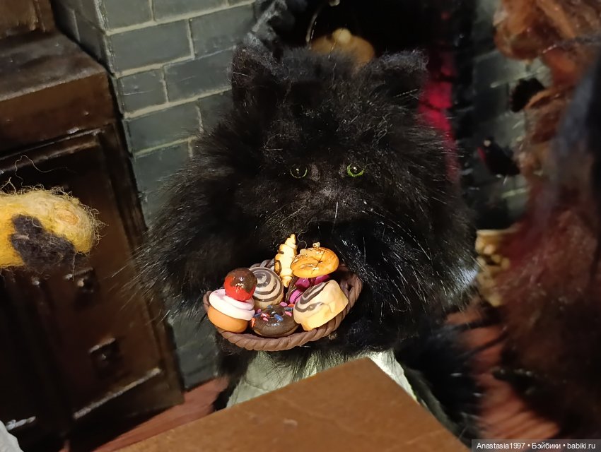 Волка ноги (чужие) кормят