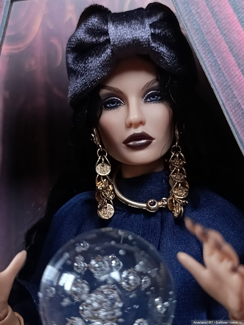 Rayna Ahmadi "Le Cirque Cabaret"