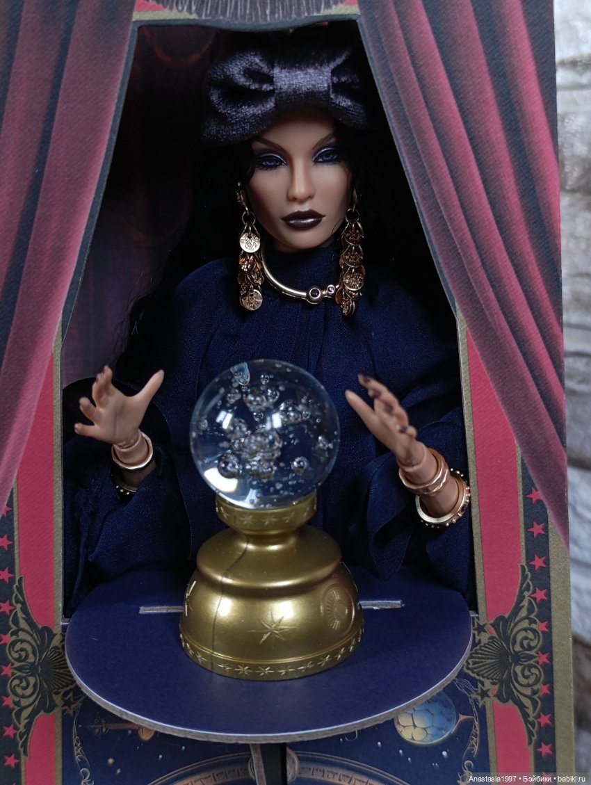 Rayna Ahmadi "Le Cirque Cabaret"