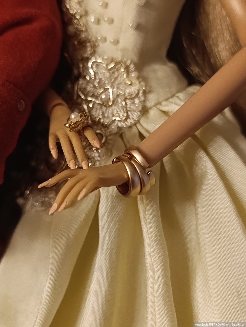 Rayna Ahmadi "Le Cirque Cabaret"