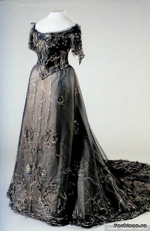 Чёрные платья Чёрного бала