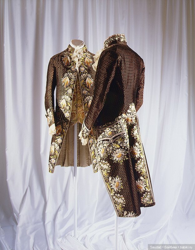 Платье на французский манер или наряды придворных кавалеров второй половины XVIII века | Бэйбики Платье на французский манер или наряды придворных кавалеров второй половины XVIII века