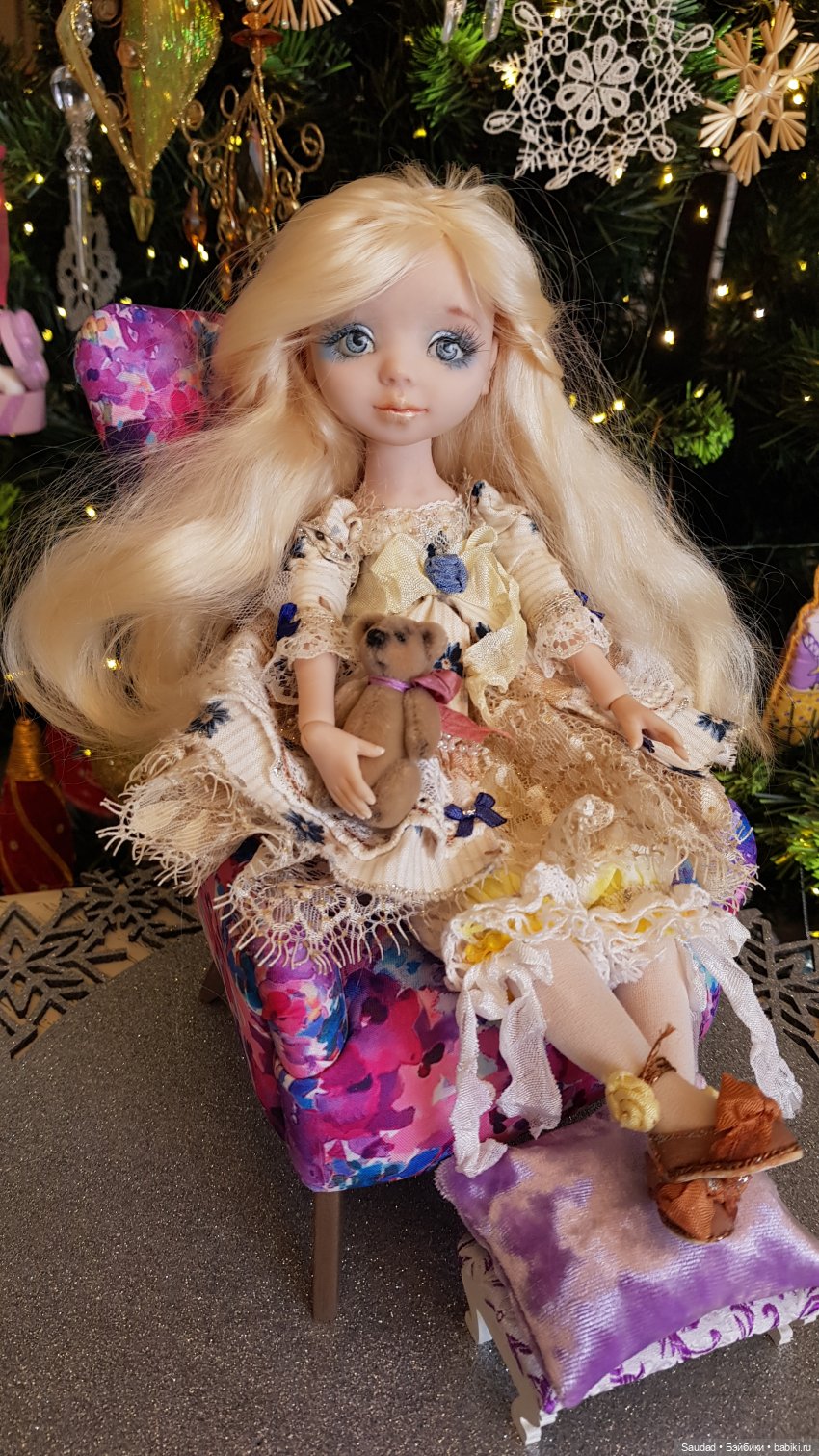 Пусть эта елочка в праздничный час каждой иголочкой радует нас