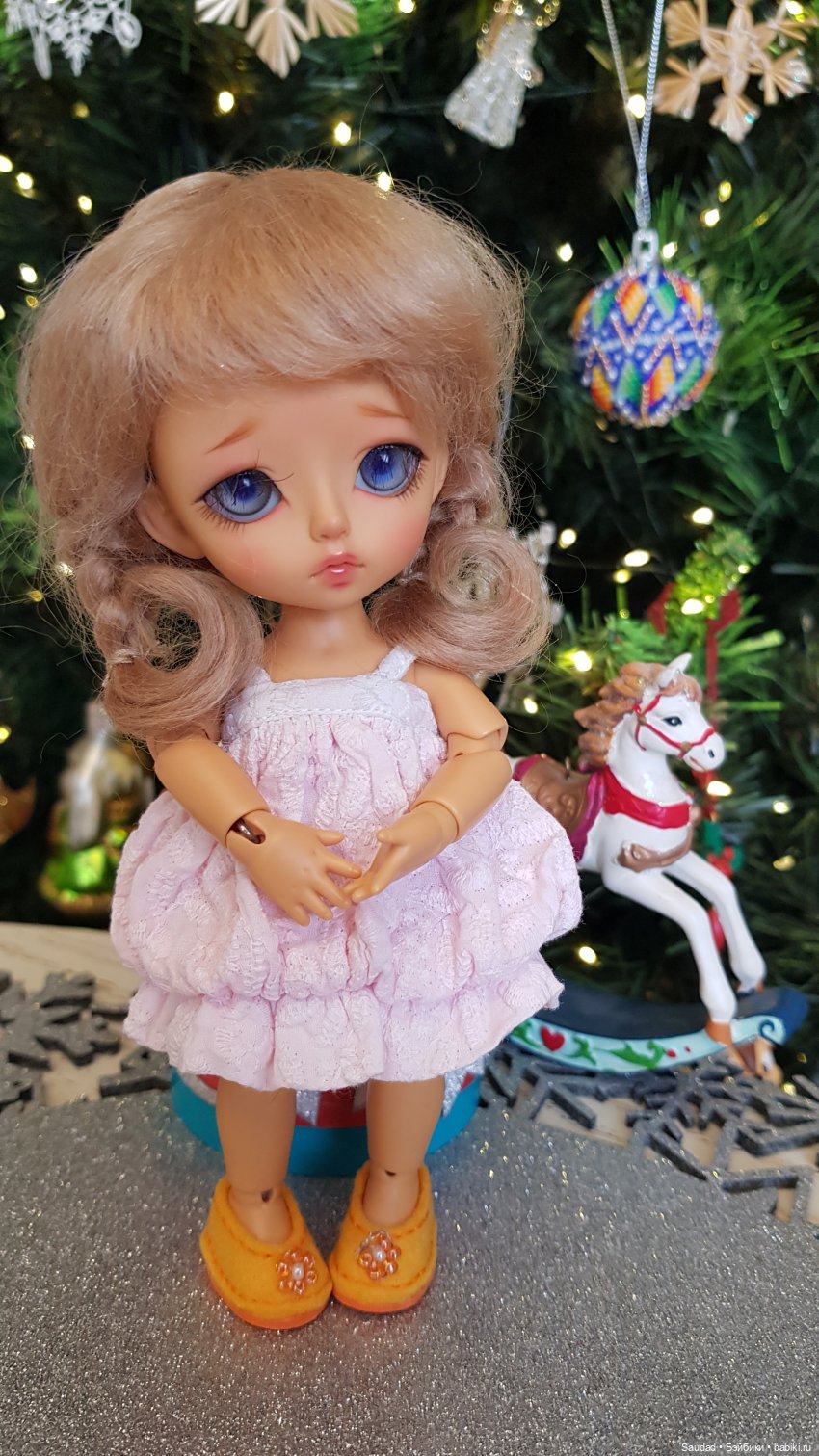 Пусть эта елочка в праздничный час каждой иголочкой радует нас