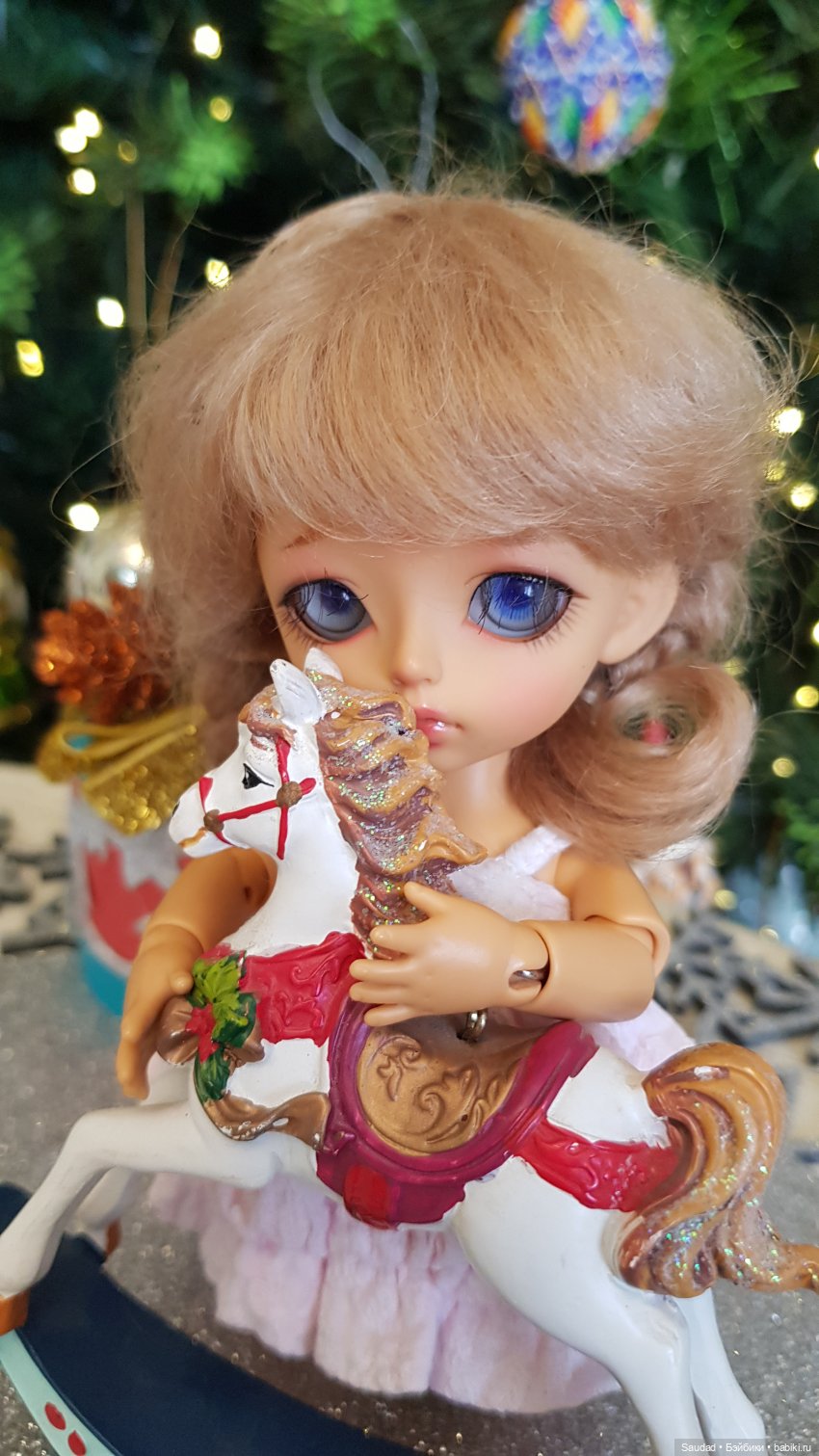 Пусть эта елочка в праздничный час каждой иголочкой радует нас