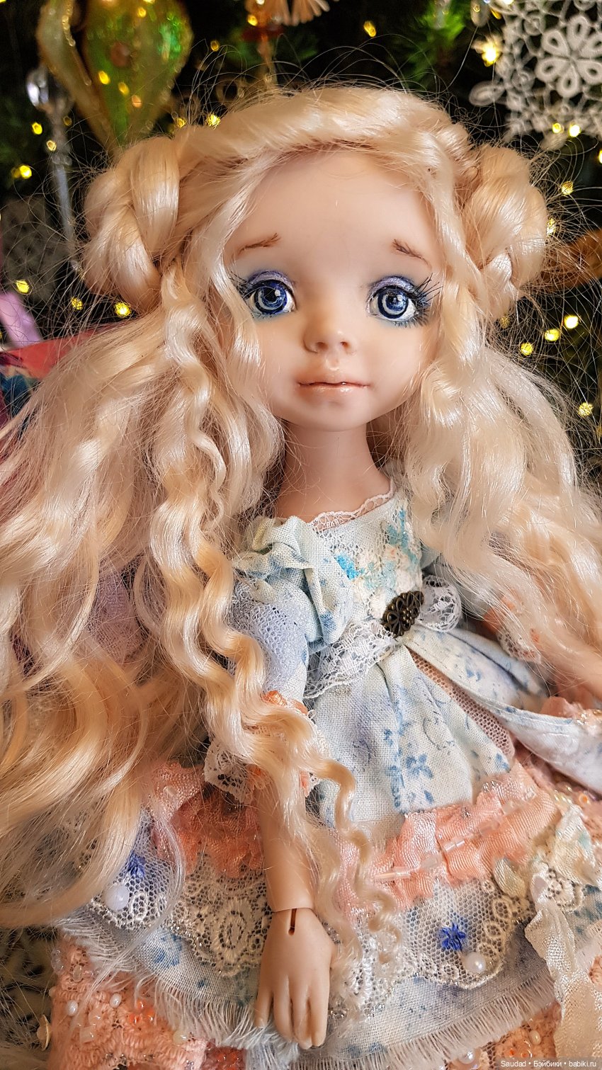 Пусть эта елочка в праздничный час каждой иголочкой радует нас