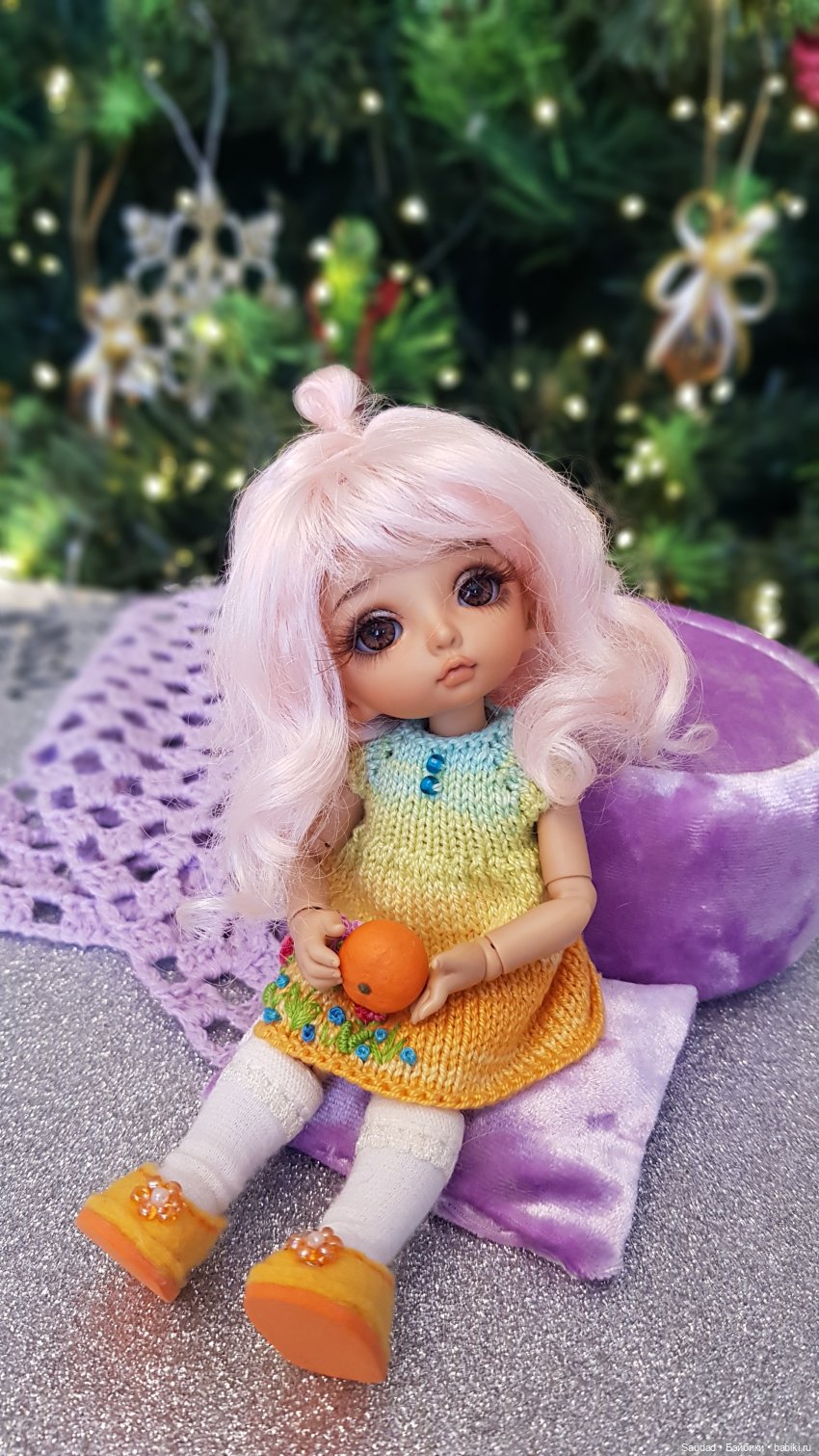 Пусть эта елочка в праздничный час каждой иголочкой радует нас