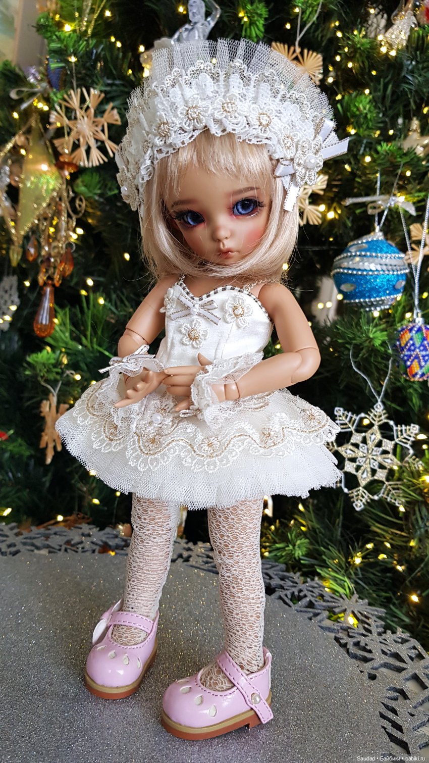 Пусть эта елочка в праздничный час каждой иголочкой радует нас