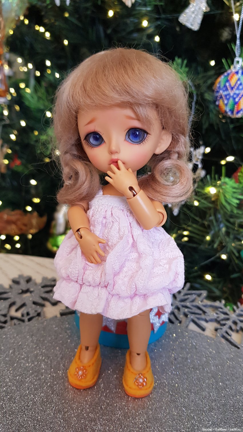 Пусть эта елочка в праздничный час каждой иголочкой радует нас