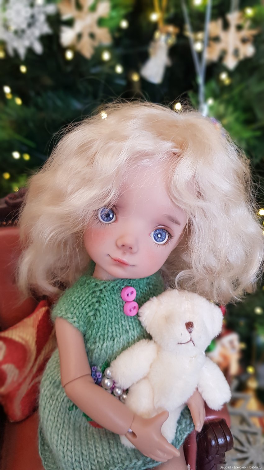 Пусть эта елочка в праздничный час каждой иголочкой радует нас