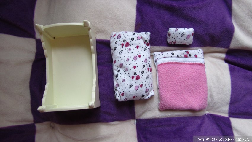 Миниатюрный постельный комплект (фото 2)